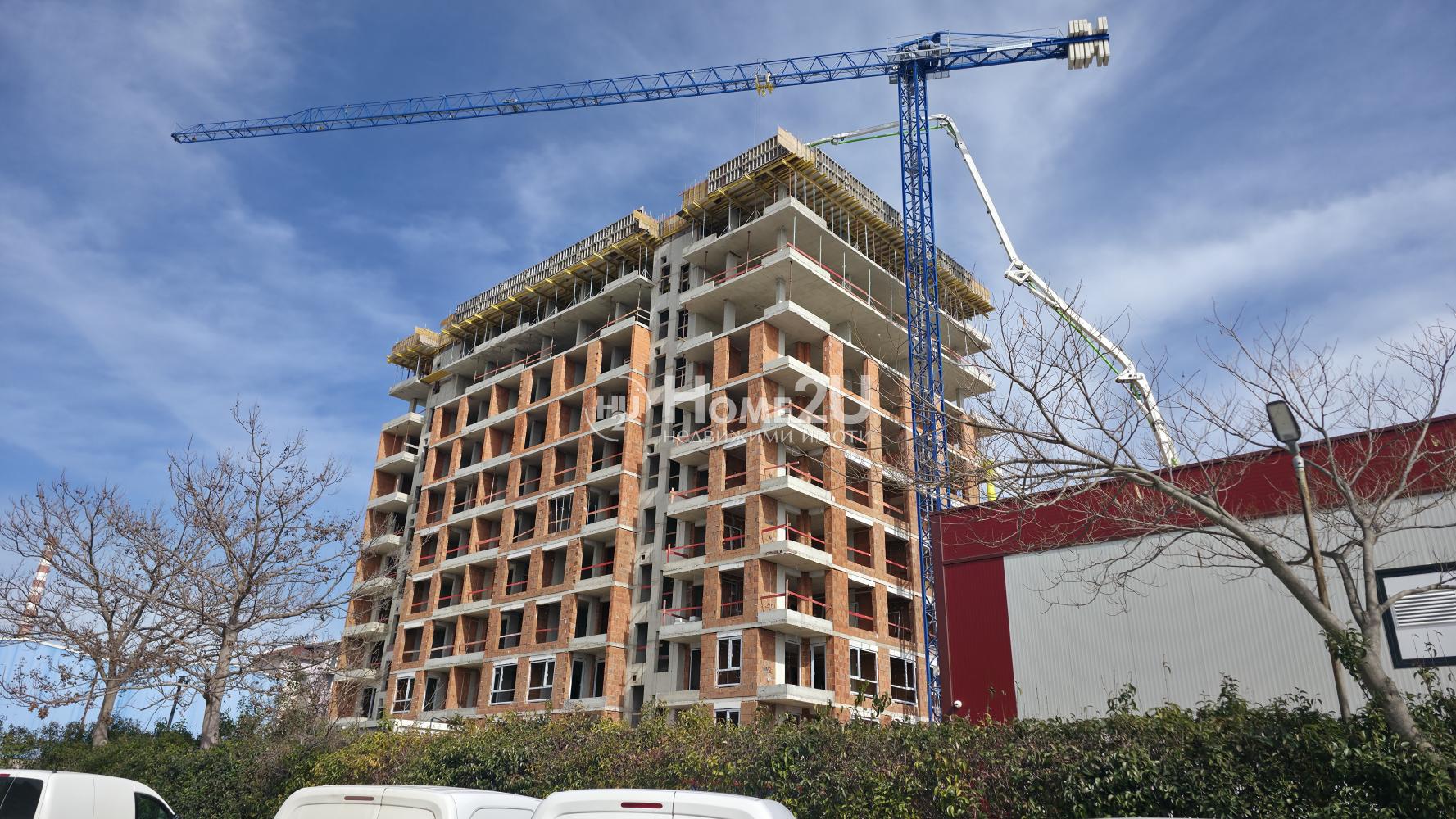 SPACIOUS 4-ROOM APARTMENT BEFORE ACT 14!!! MIDDLE FLOOR!!! NEW CONSTRUCTION!!!