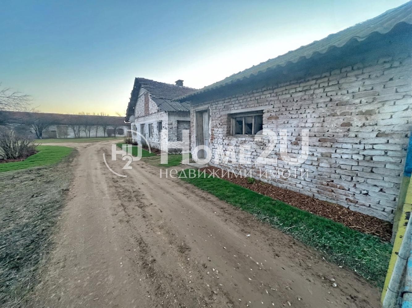 Разработен стопански имот в с. Милево