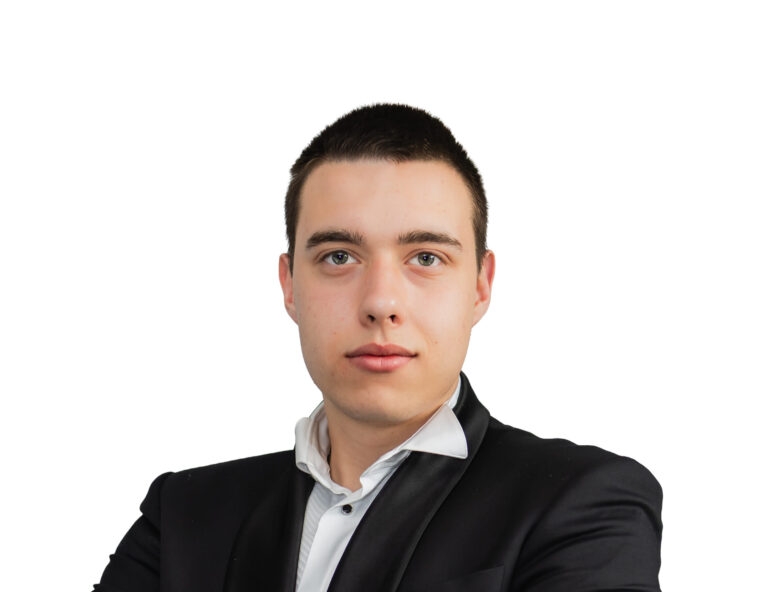 Тихомир Николов