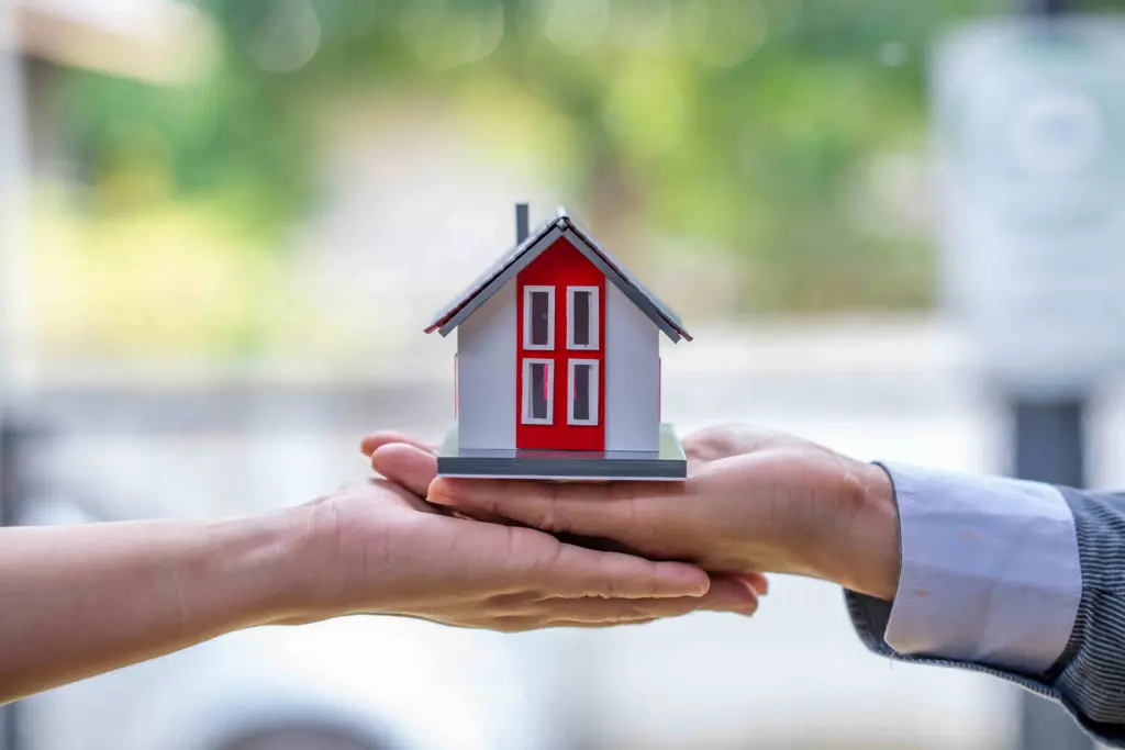 продажба на имот резултат предаване на жилище