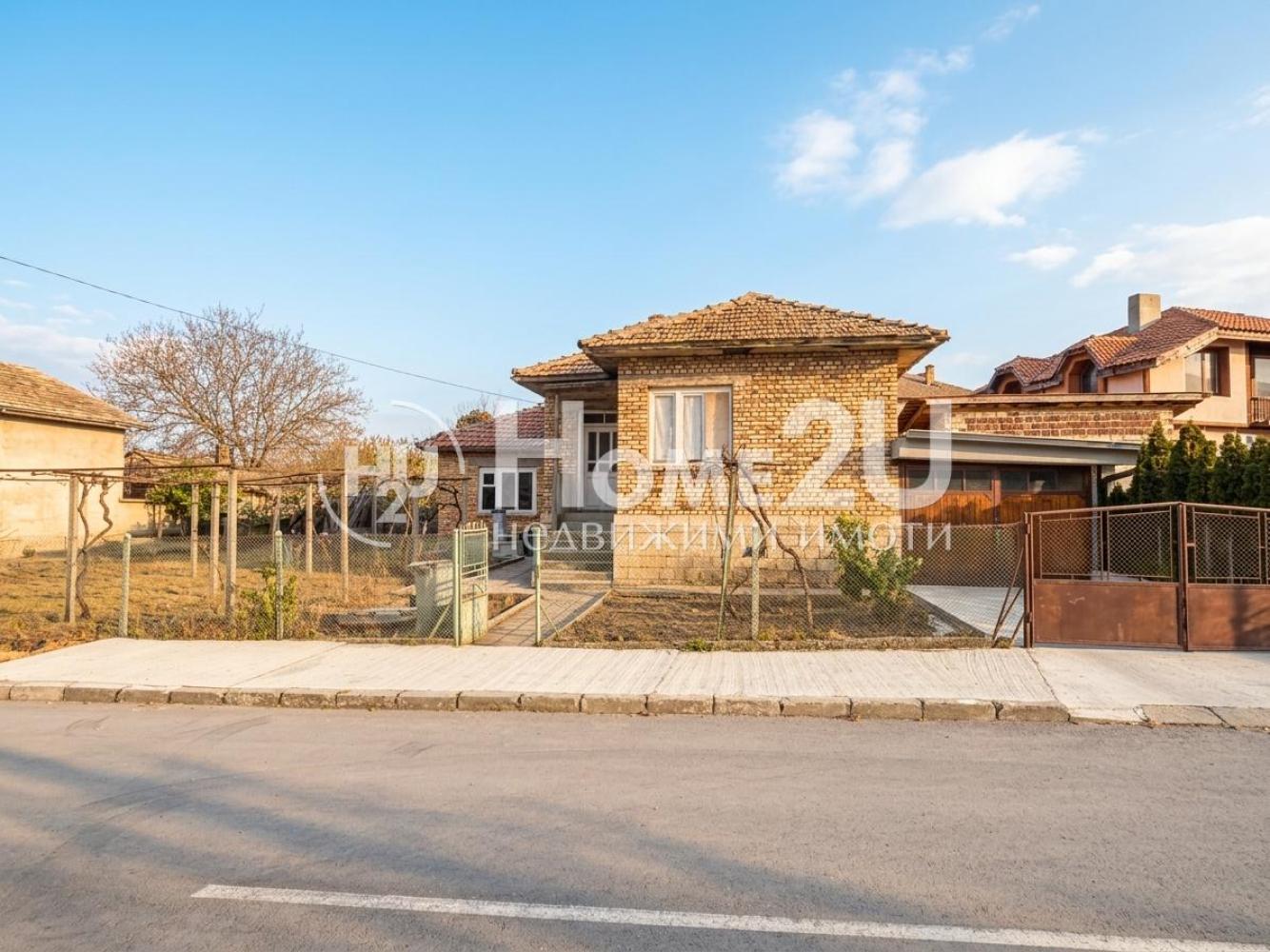 House, Valchi Dol town