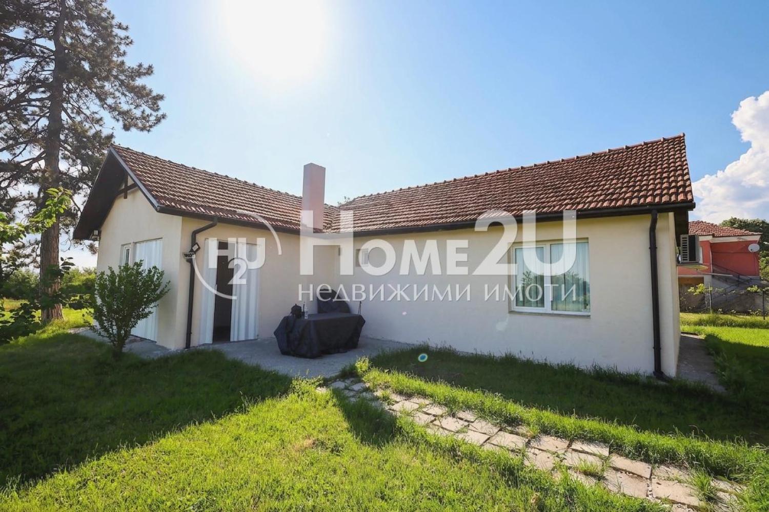 !!ELECTRICITY AND WATER ACCOUNTS!! PRIVATE YARD!! MOVE-IN READY!! STORAGE