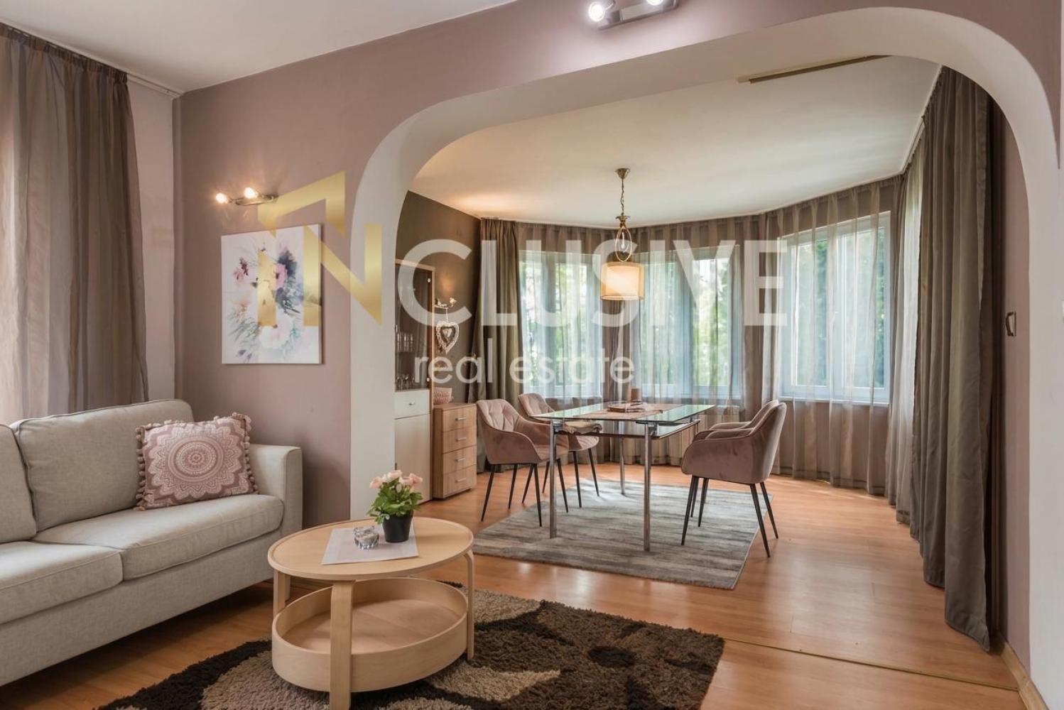 Four-room floor of a house with sea panorama and parking space in kv. Briz