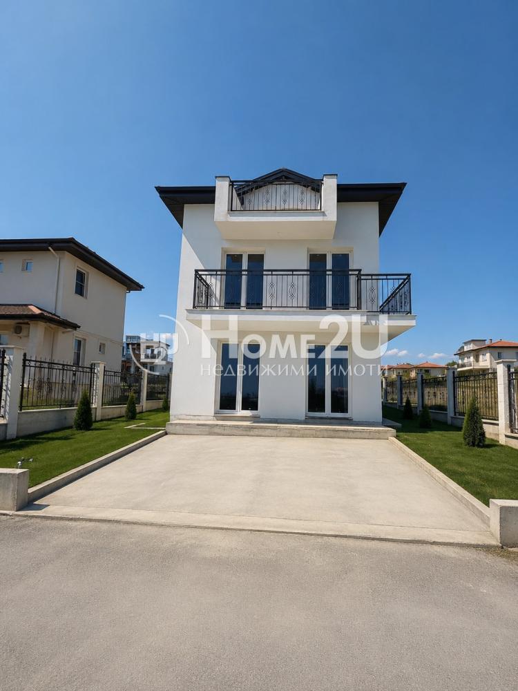 DETACHED HOUSE IN LOZENETS – ONLY 200 METERS FROM HASIENDA BEACH!