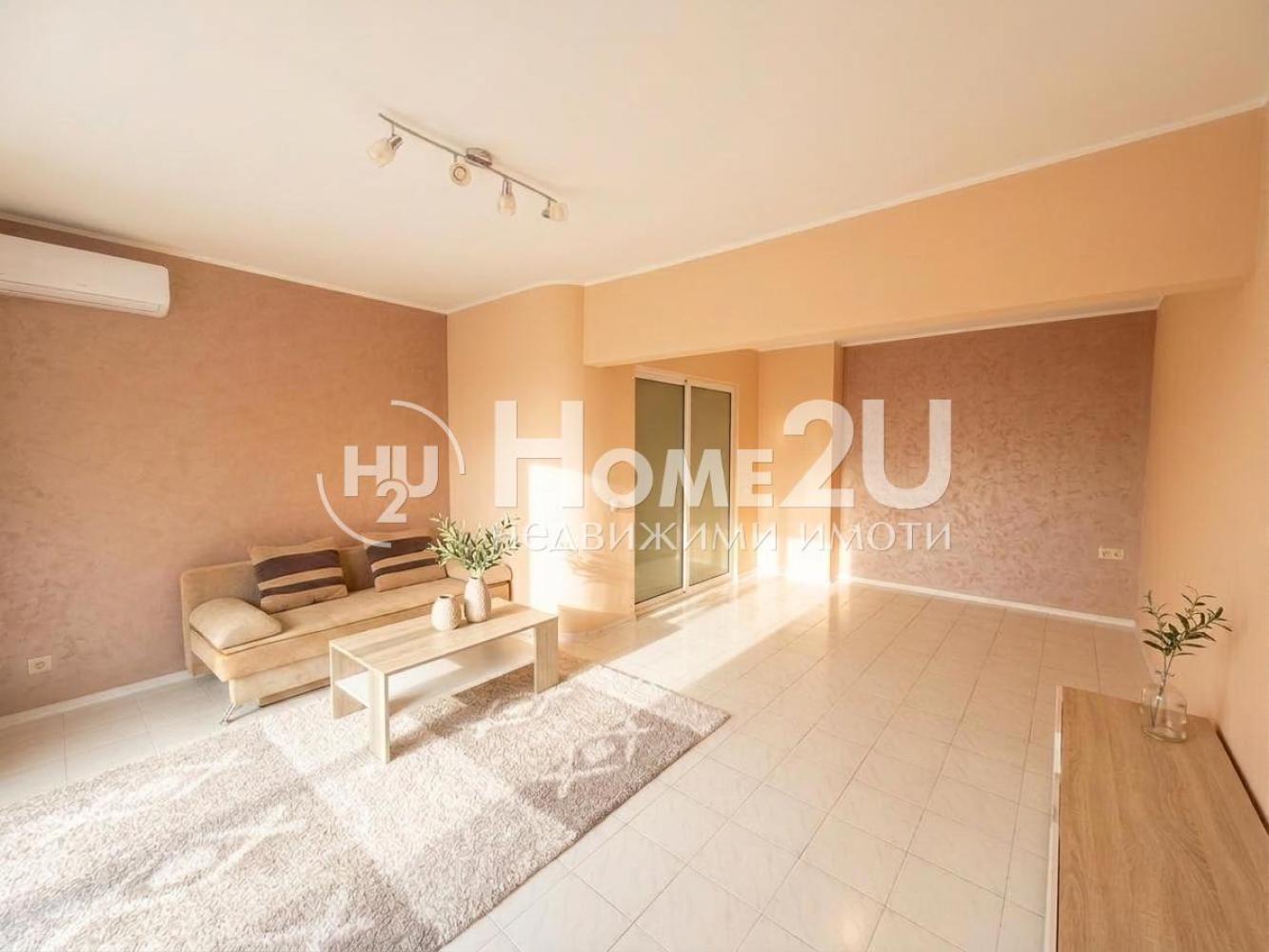 Three separate rooms!! Furnished and equipped!! Middle floor!! Communicative location!!