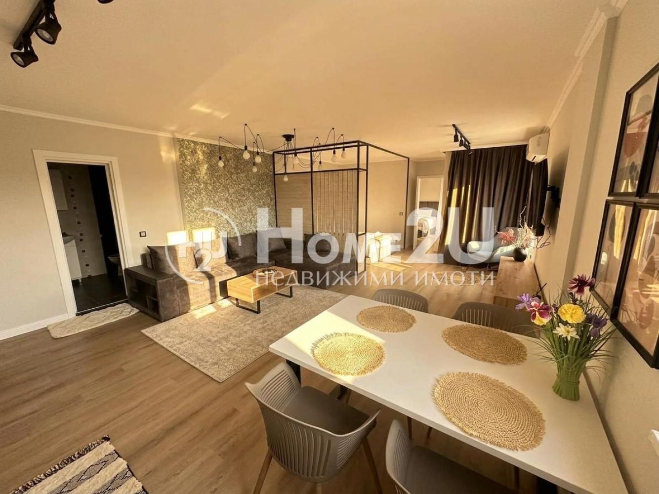 TOP location! Designer furnishing! 2nd bedroom!