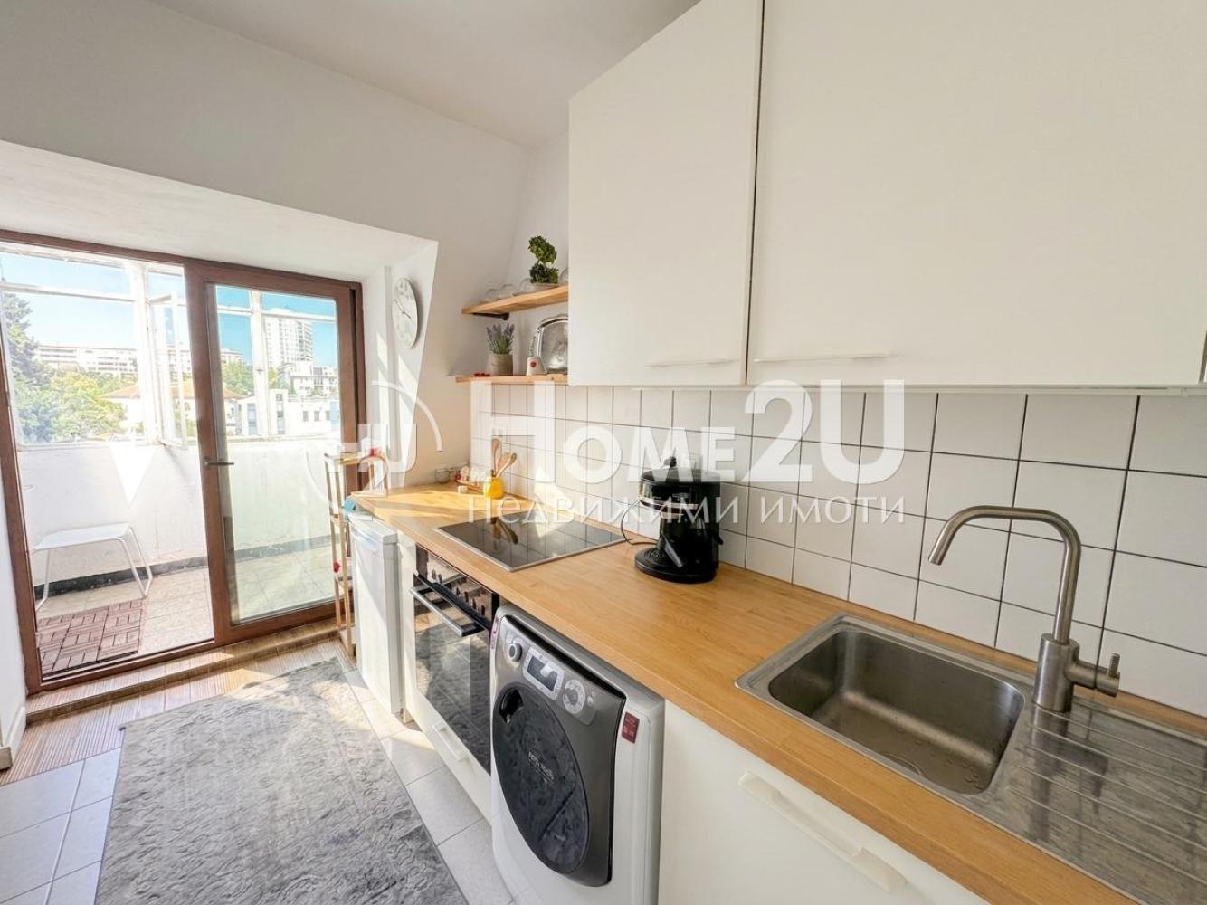Two-room apartment for rent just meters from the Sea Garden