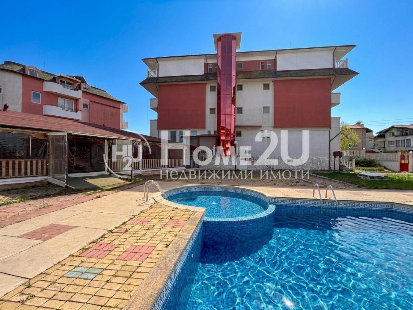 Hotel in the town of Chernomorets! Meters away from Eco Camping Chernomorets!