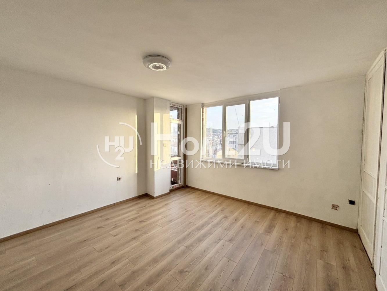 Two-bedroom apartment! TOP location!