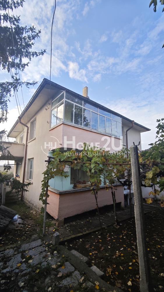 Two-storey house with a commercial premises in the village of Marinka, Municipality of Burgas