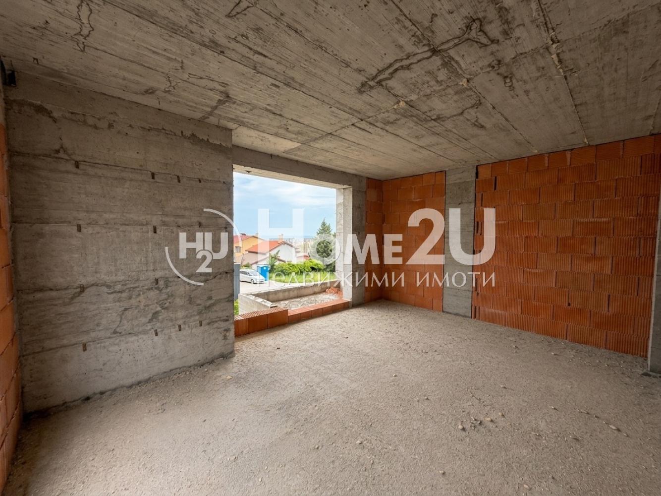 TWO-ROOM APARTMENT ON A MIDDLE FLOOR! WITH A SEA VIEW!!! QUICK ACCESS TO THE CITY CENTER!