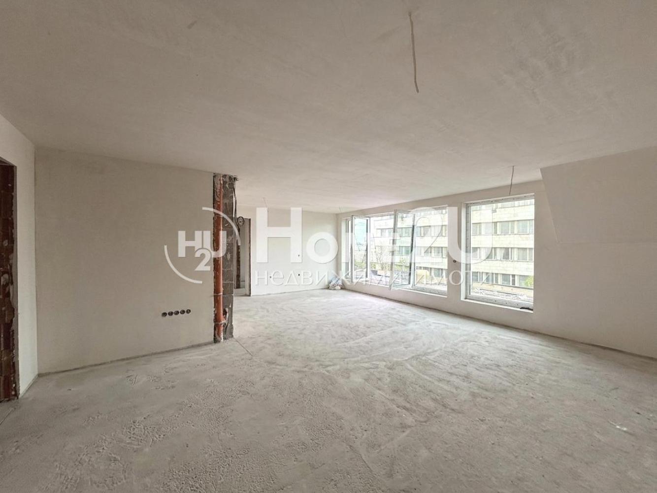 Four-room apartment in the center of Sofia