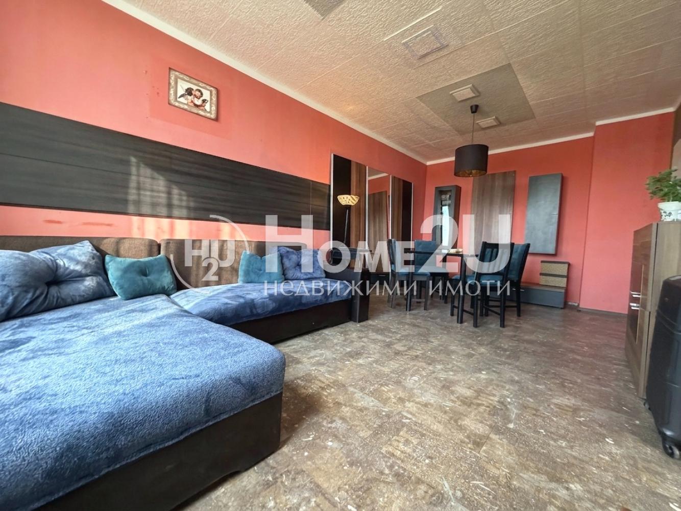 Apartment with three separate rooms in the town of Parvomay