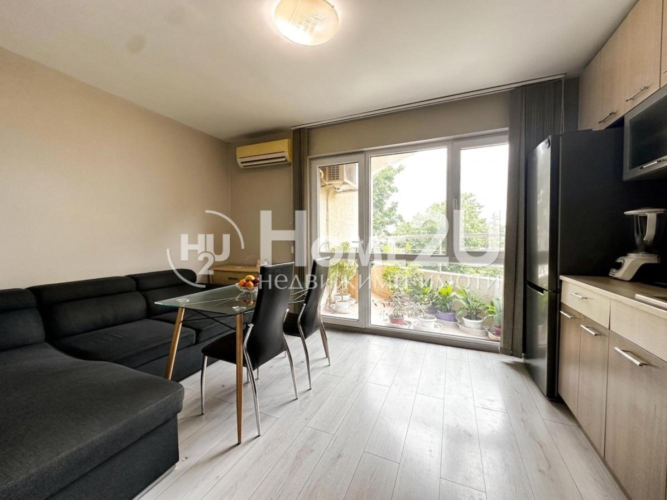 ACT 16 • INVESTMENT PROPERTY • SOUTHWEST FACING • MIDDLE FLOOR • POOL • 5 MIN. FROM THE BEACH
