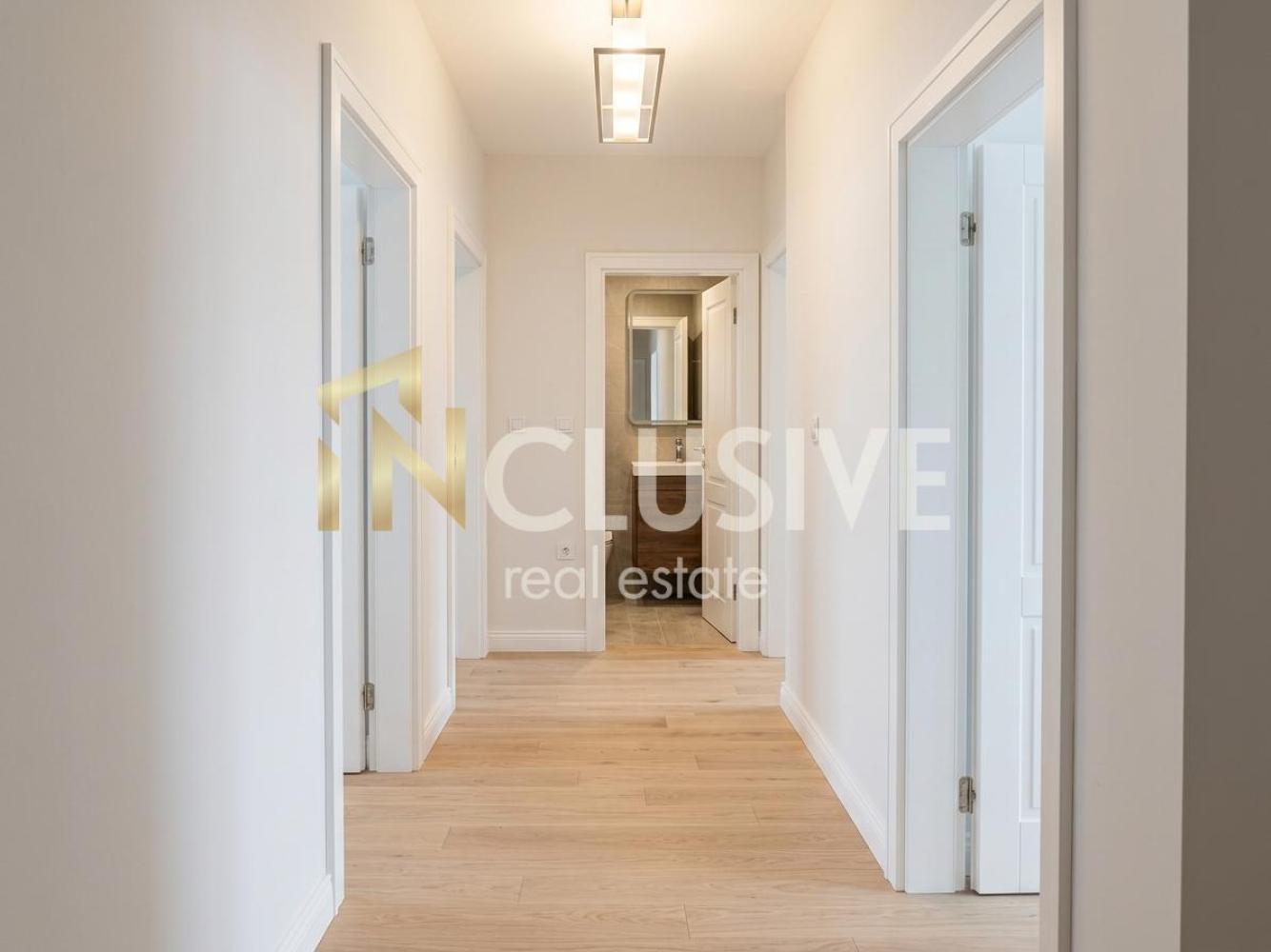 Three-room apartment in the ideal center, Varna