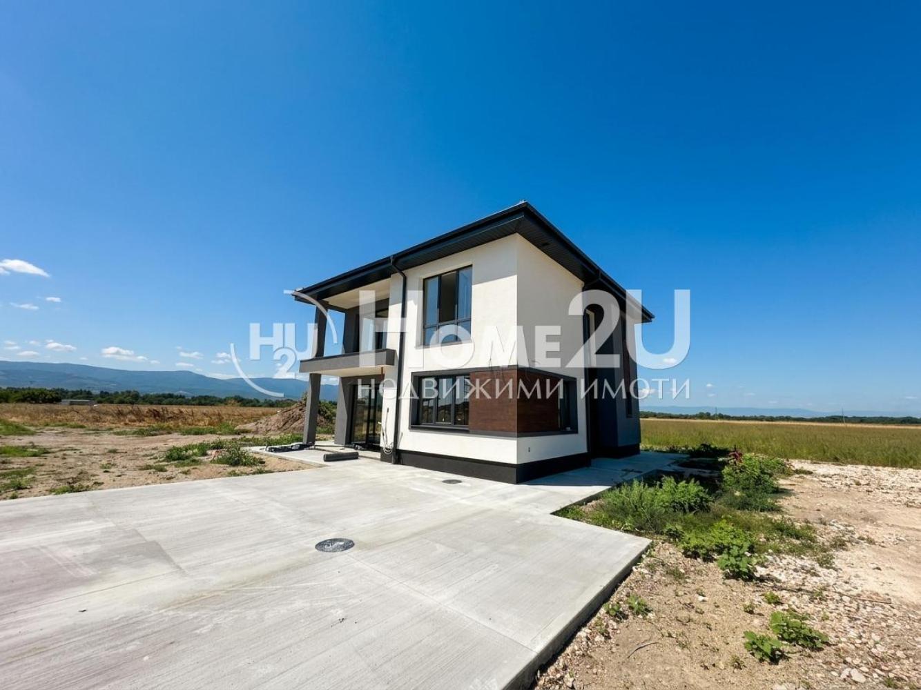 DETACHED HOUSES! SUGAR FACTORY! 3 BEDROOMS!