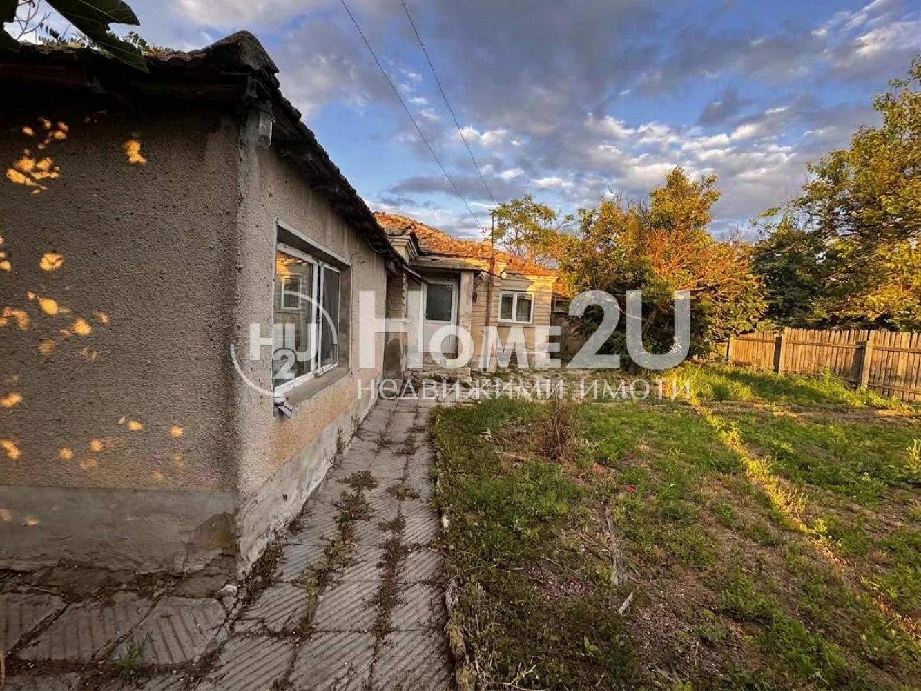 ROOF IN EXCELLENT CONDITION! PLOT 1983 SQ.M! 9 MIN FROM THE BEACH!