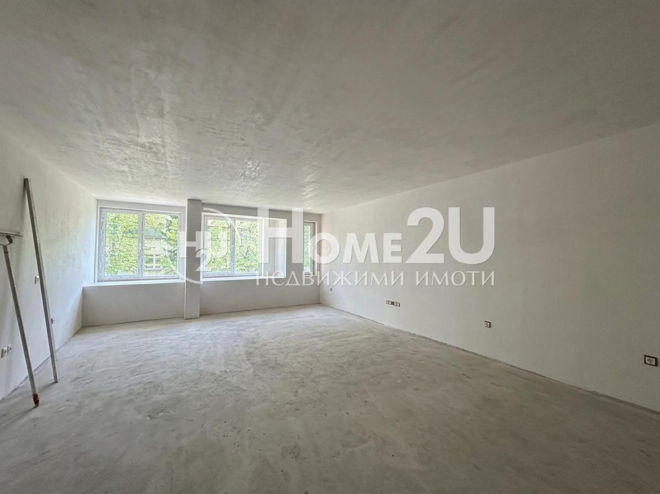 Three-room apartment in Center district