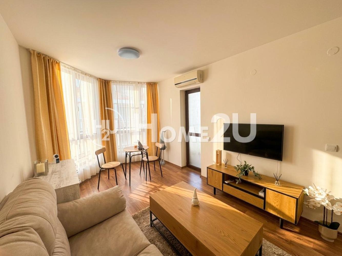 HOME2U Недвижими имоти предлага двустаен апартамент в тихата част на Слънчев Бряг.