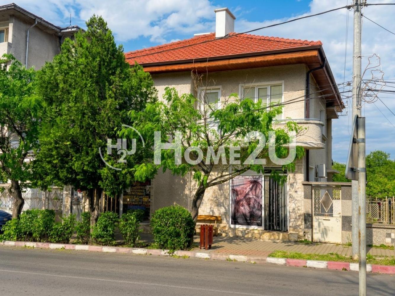 🏡 Home2U продава! Двуетажна къща в супер центъра на гр. Средец!