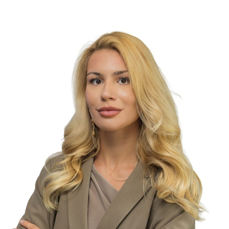 Никол Маркова